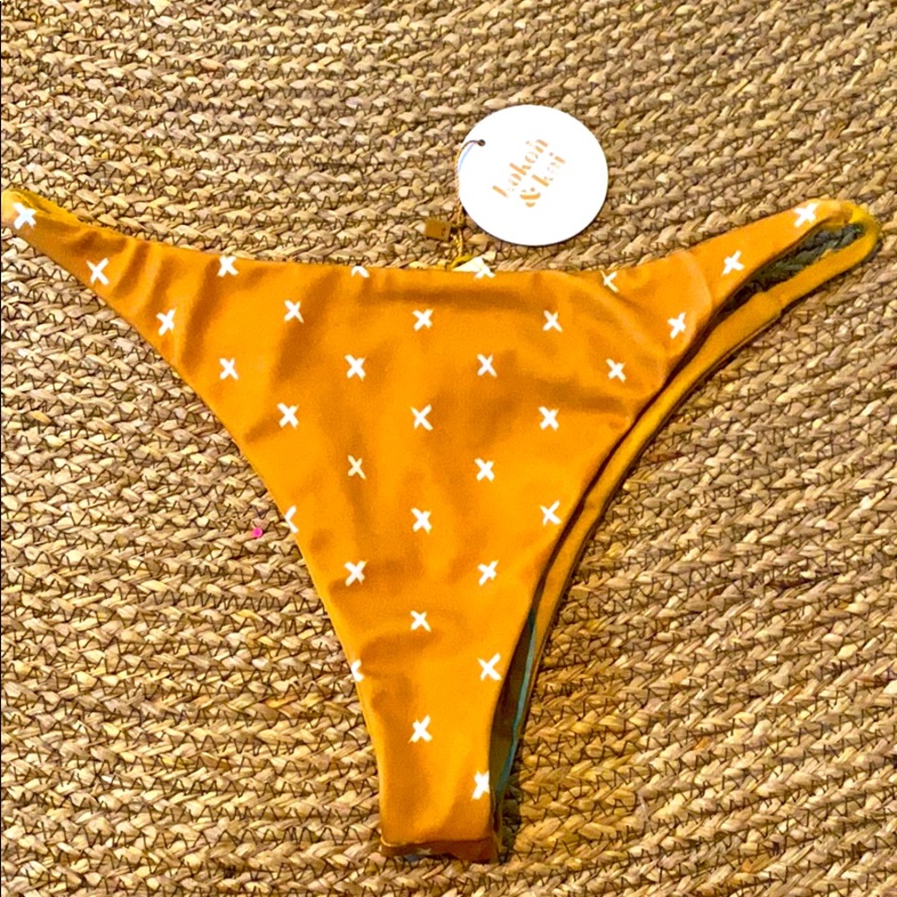 Bikini Bottom - Picture 2 of 5